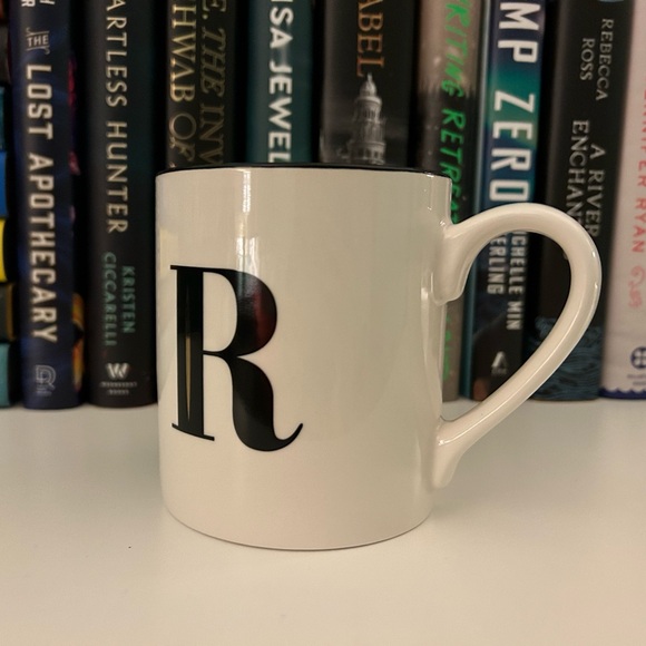 “R” Mug - Picture 2 of 3